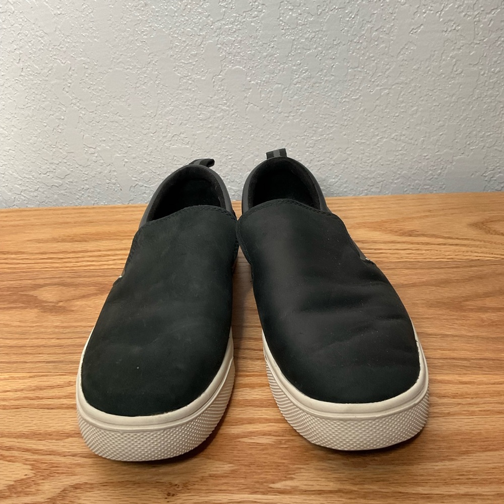 TOMS TRVL LITE Sneaker sz 8 slip on black/white lightweight